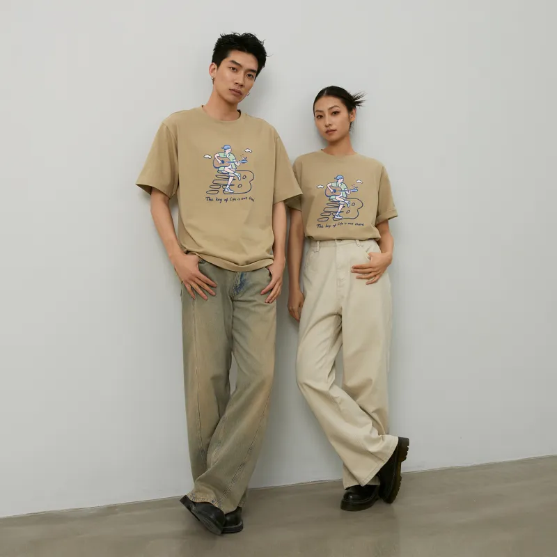 New Balance x PK SHEJISHILIANMINGKUAN Centripetal Life Illustration Series T Shirt Unisex Khaki-6