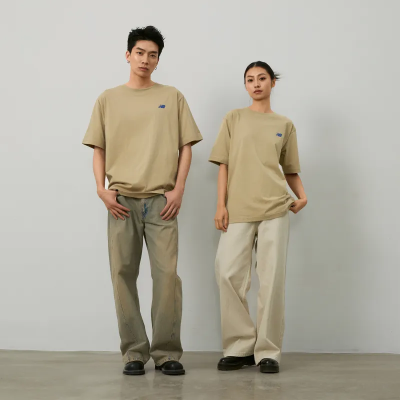 New Balance x PK SHEJISHILIANMINGKUAN Centripetal Life Illustration Series T Shirt Unisex Khaki-7