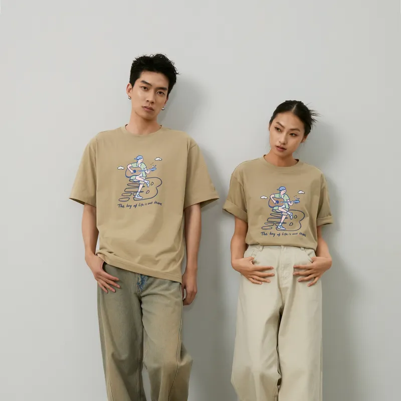 New Balance x PK SHEJISHILIANMINGKUAN Centripetal Life Illustration Series T Shirt Unisex Khaki-7