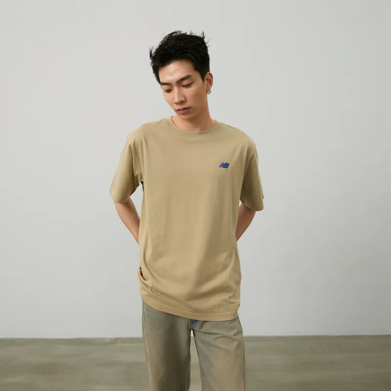 New Balance x PK SHEJISHILIANMINGKUAN Centripetal Life Illustration Series T Shirt Unisex Khaki-4