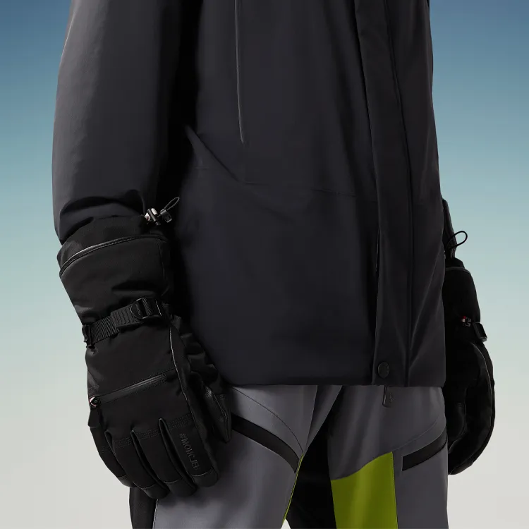 Moncler Logo Patch Panelled Gloves-5