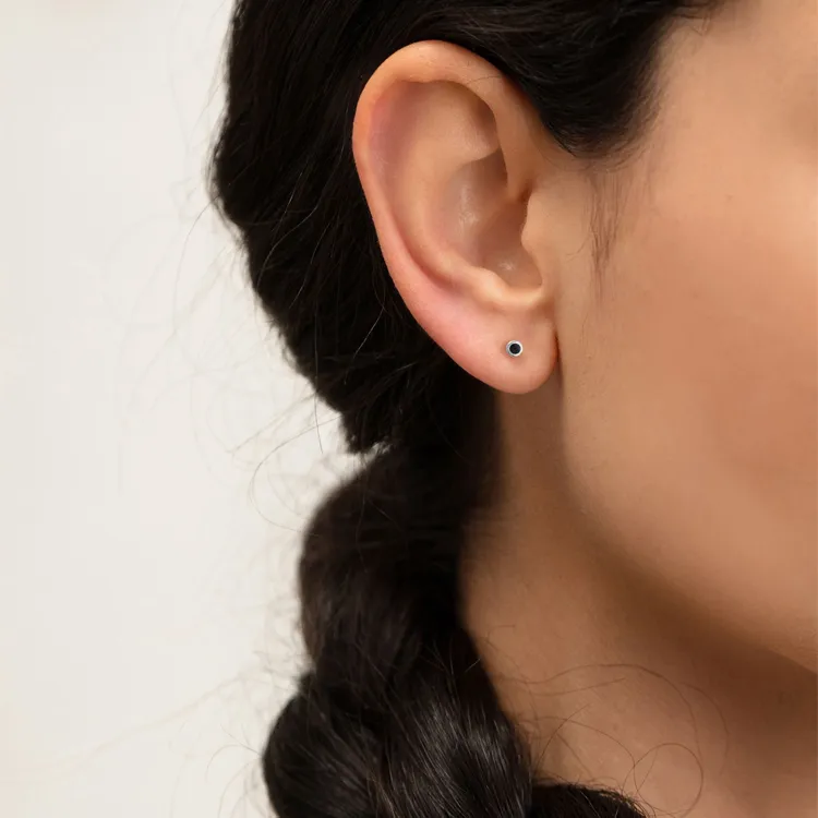 Monica Vinader 14kt White Gold Mini Gem Onyx Earring-2