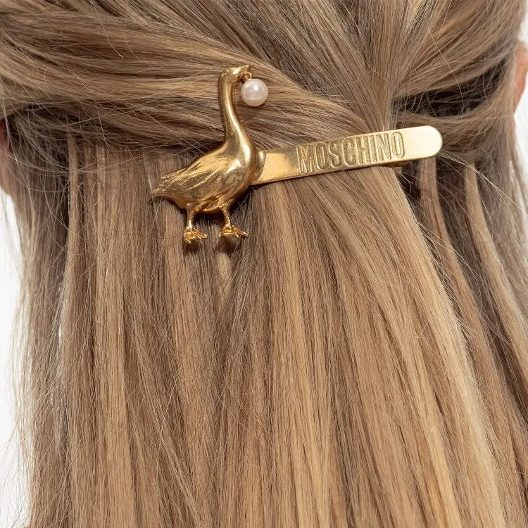 MOSCHINO Logo Engraved Goose Hair Clip-2