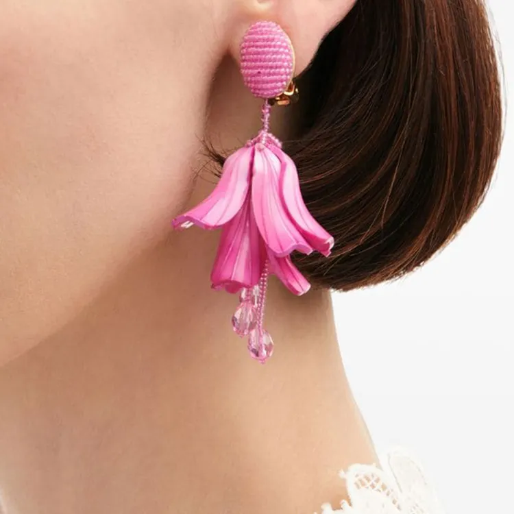 Oscar De La Renta Classic Impatiens Clip on Earrings-2