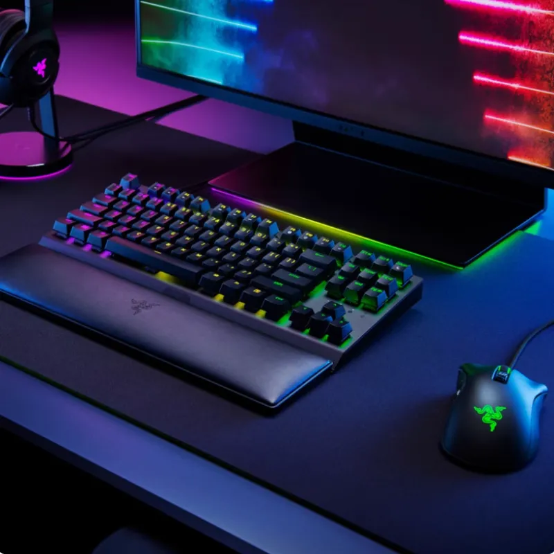 Razer Artificial Leather+Memory Foam Slip-Resistant Rubber Sole With Enhanced Adhesion Mouse Pads-1