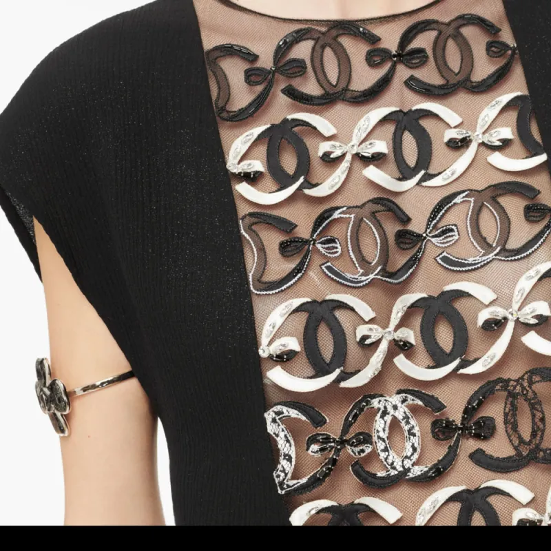 CHANEL T-Shirts Women's Black-1
