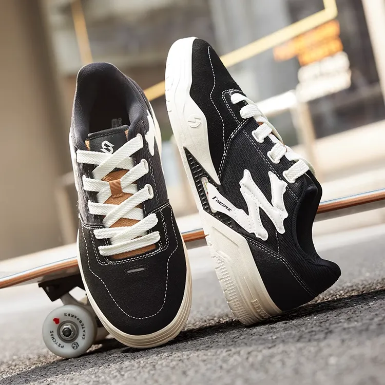 361° Abrasion Resistant Slip Resistant Coverage Low Top Skateboard Shoes Men's Black White-1