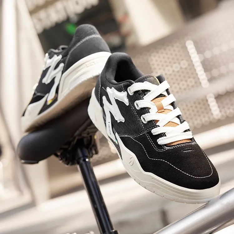 361° Abrasion Resistant Slip Resistant Coverage Low Top Skateboard Shoes Men's Black White-3
