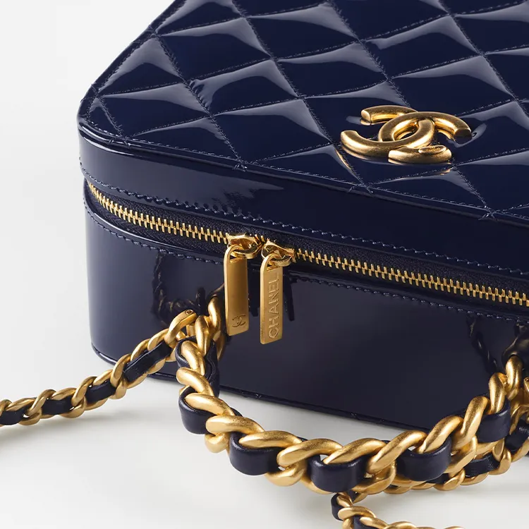 CHANEL 22A Early Autumn Patent Leather, Metal, Cow Leather Crossbody Bag Women's Marine Blue-3
