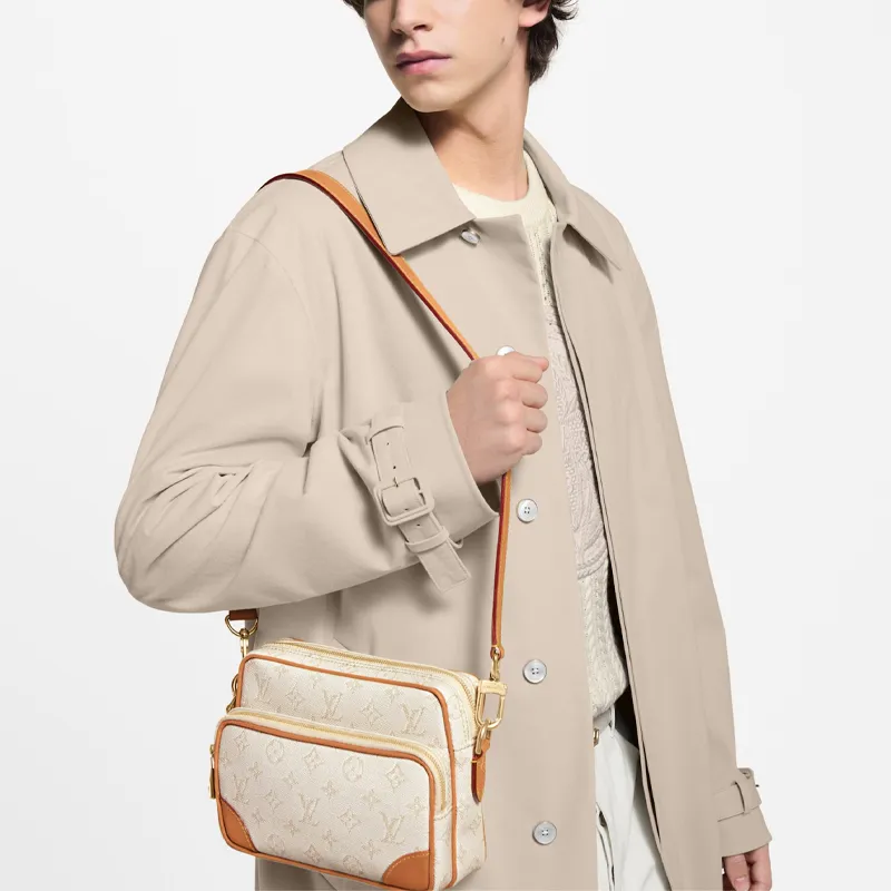 LOUIS VUITTON Nil-4