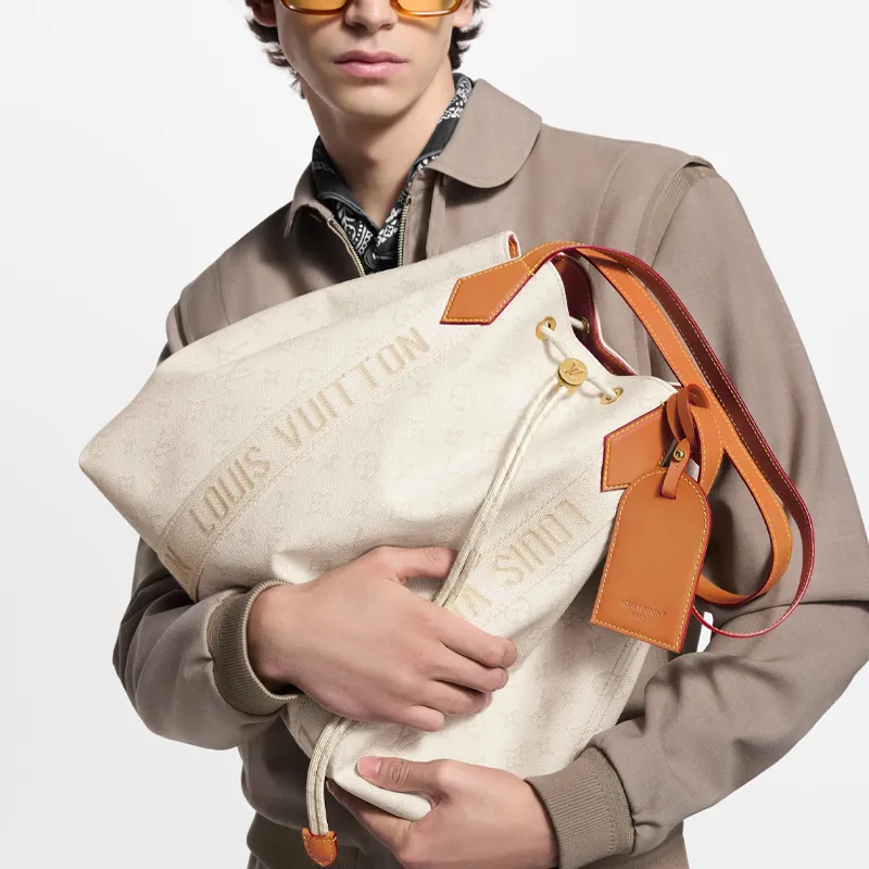 LOUIS VUITTON Marina Tote-5