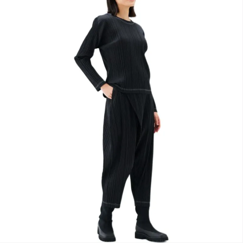 PLEATS PLEASE ISSEY MIYAKE FW24 Casual Pants Women's Black-4