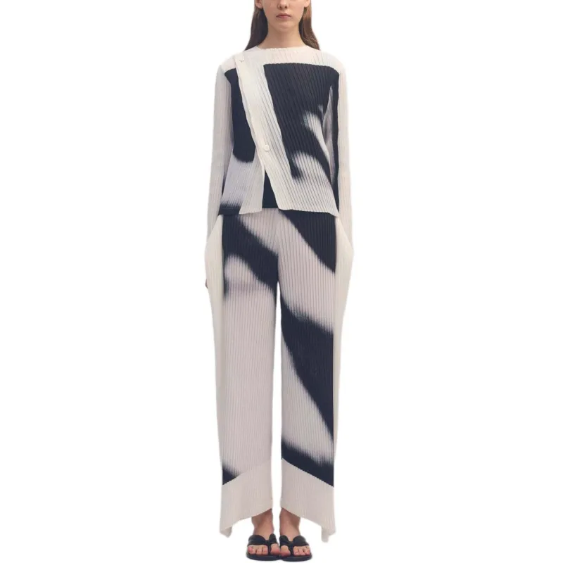 ISSEY MIYAKE Shadow Study Printed Pleated Trousers-4