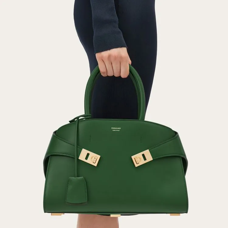 FERRAGAMO GANCINI Grained Calfskin Shoulder Bag Crossbody Bag Handbag Small Size Women's Forest Green-7