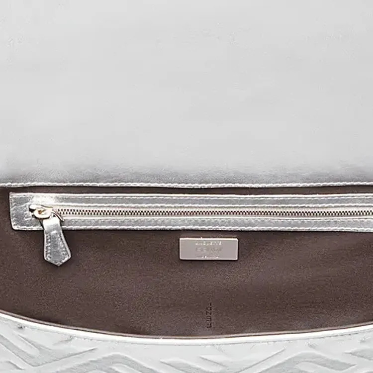 FENDI Baguette Handbags-4