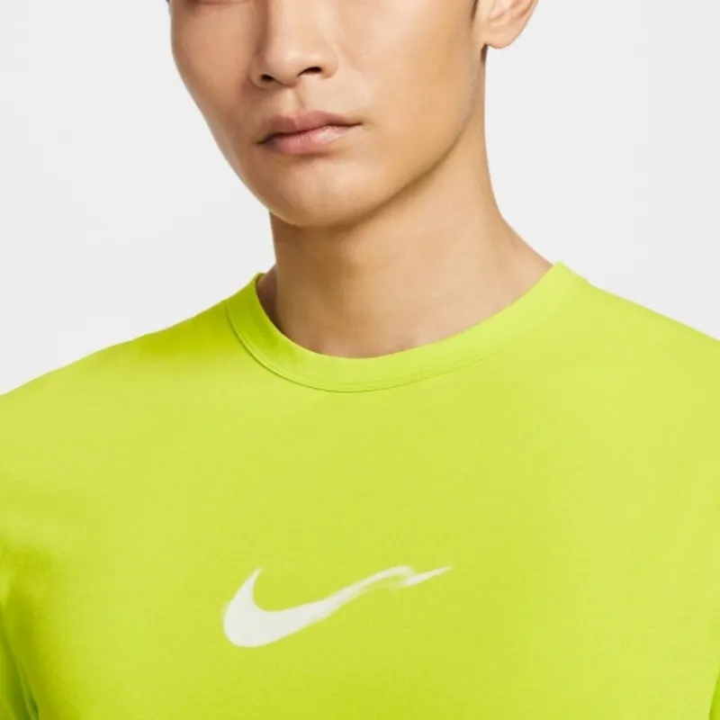 Nike HYVERSEDri Fit T Shirt Men's Yellow-3