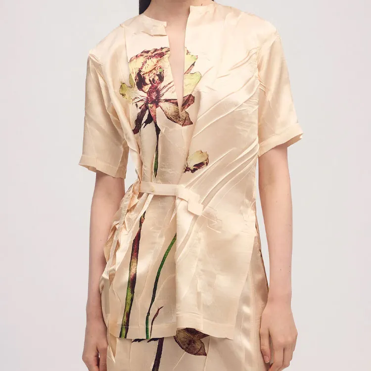 ISSEY MIYAKE Satin finish Top-1