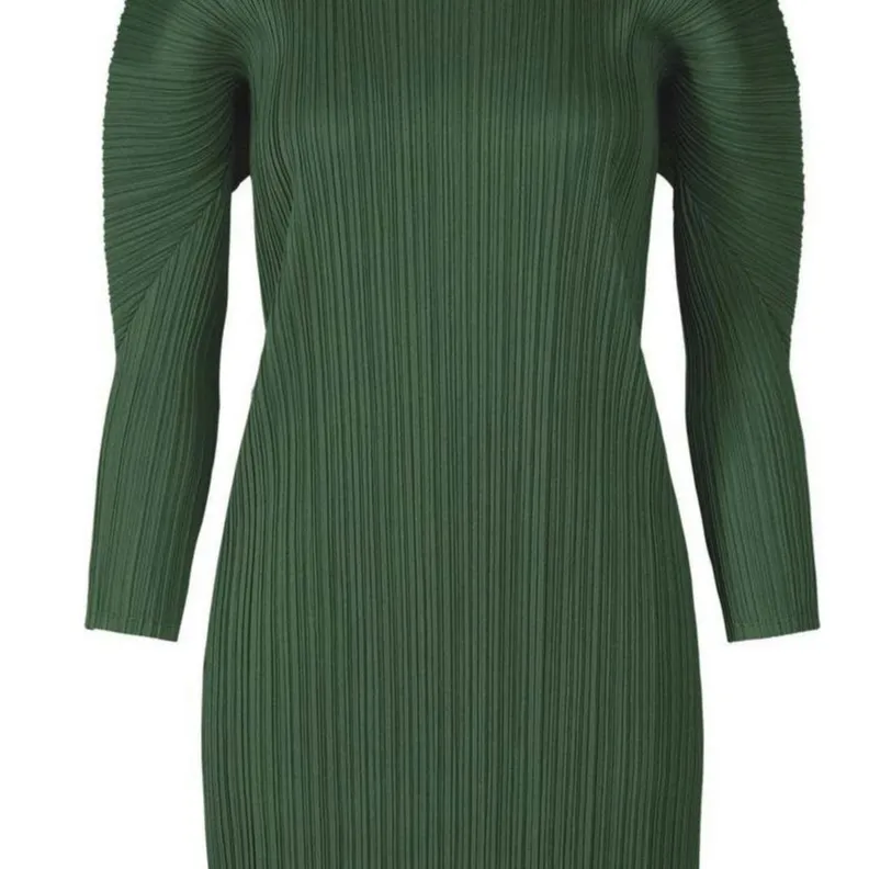 PLEATS PLEASE ISSEY MIYAKE FW24 Long-Sleeved Dresses Women's Green-1