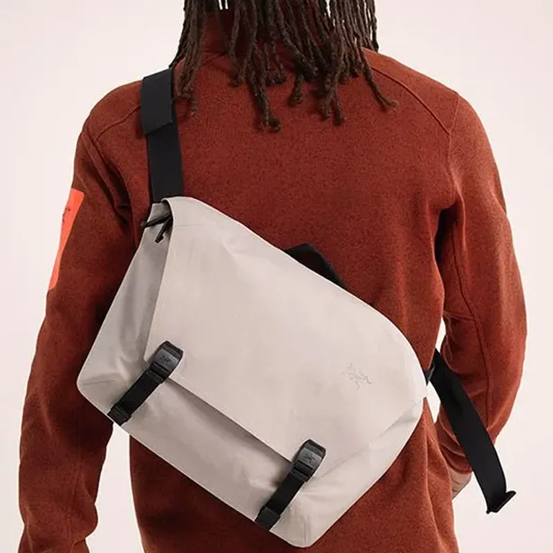 Arcteryx GRANVILLE 10 Recycled Nylon Regular Shoulder Arcteryx GRANVILLE 10 Recycled Nylon Regular Shoulder