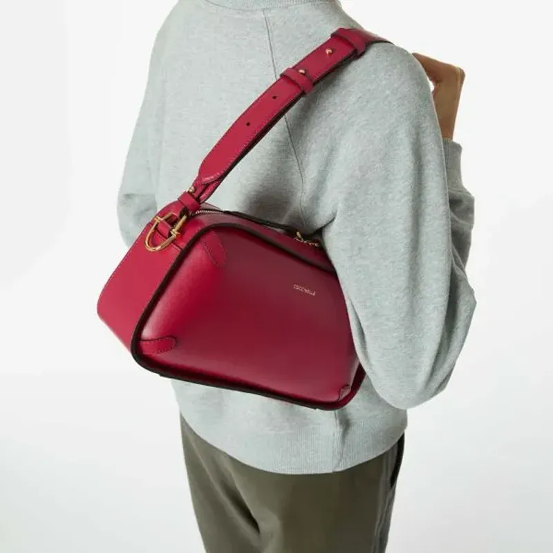 COCCINELLE Grain Leather Shoulder Bag Medium Size Women's Burgundy-4