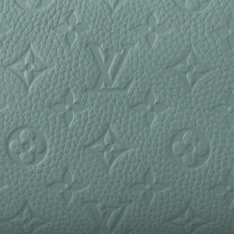 LOUIS VUITTON Dopp Kit-4