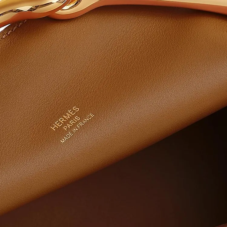 HERMES Maximors Swift Calfskin Cylinder Bag, Shoulder Bag, Crossbody Bag, Handbag Women's 37 Gold Brown-3