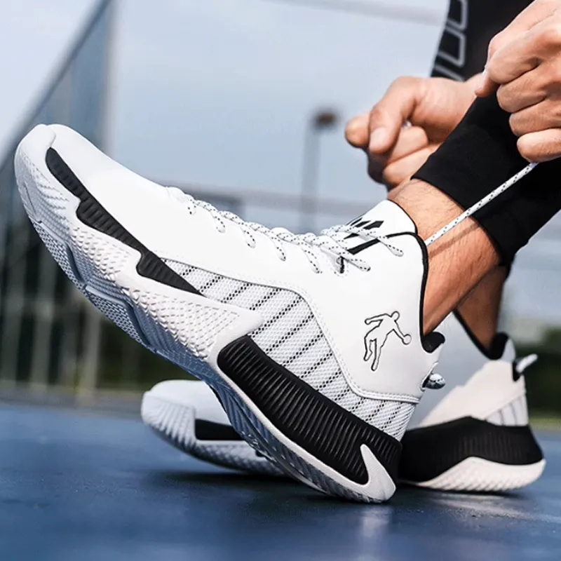 QIAODAN Cushioned Slip Resistant Low Top Basketball Shoes Men's Black White-3