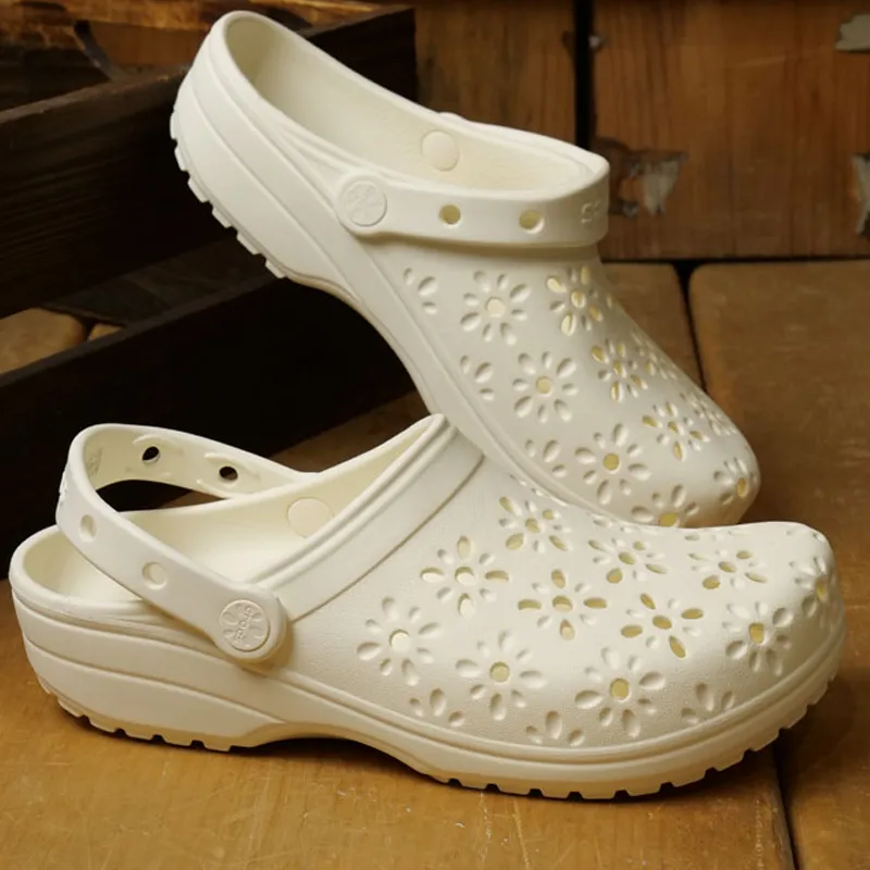 Crocs Classic Clog Clogs Unisex Beige-3