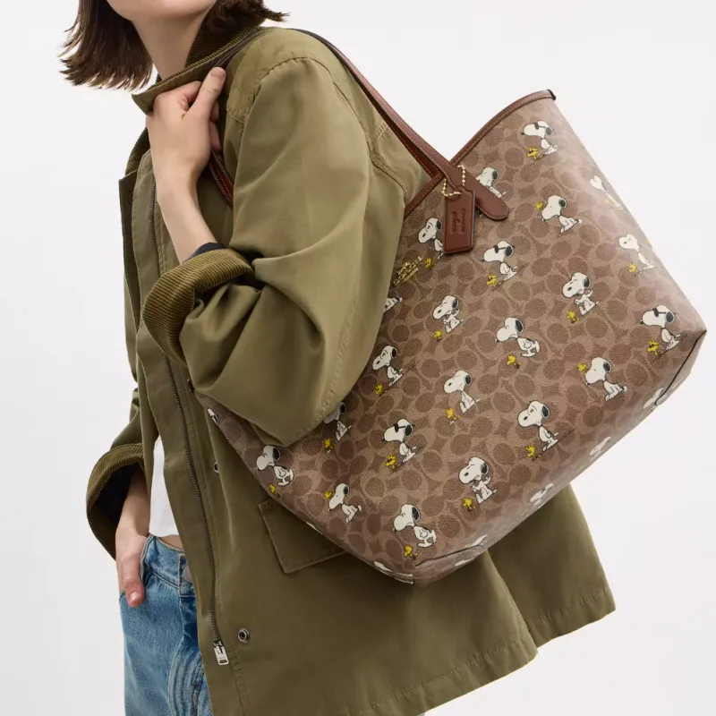 COACH Peanuts Snoopy Collaboration City Coated Canvas Tote Bag, Shopping Bag, Handbag, Shoulder Bag Tubas Women's Brown-3