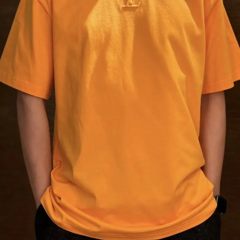 LOUIS VUITTON 1AHCNU Embossed Lv T Shirt-4