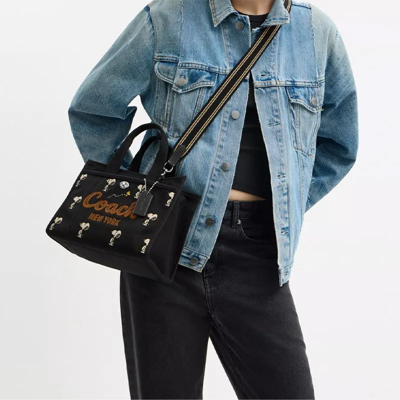 Peanuts X COACH Cargo Handbags-6