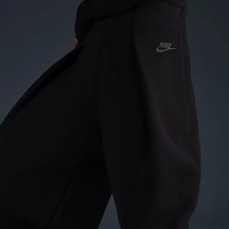 Nike Sportswear Tech Fleece Women's High Waisted Pleated Pants-3