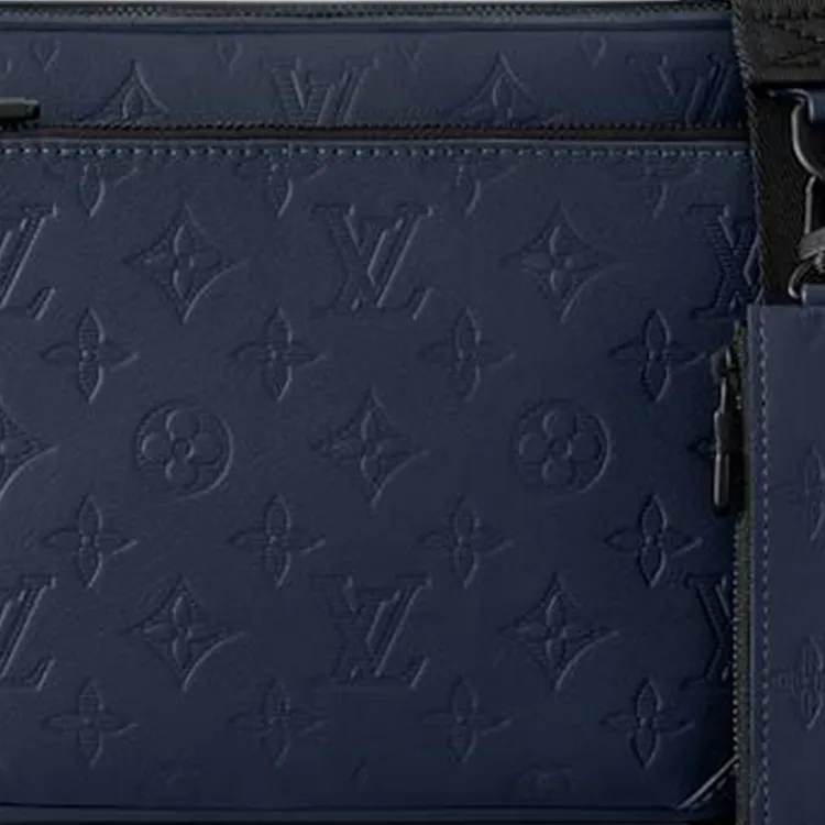 LOUIS VUITTON Trio Messenger-5