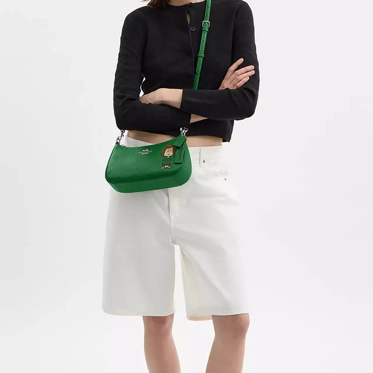 COACH PEANUTS Collaboration Teri Litchi Grain Leather Shoulder Bag, Crossbody Bag, Handbag Medium Size Women's Green-7