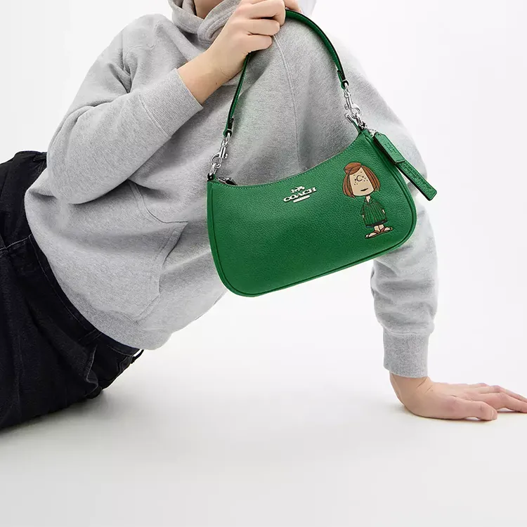 COACH PEANUTS Collaboration Teri Litchi Grain Leather Shoulder Bag, Crossbody Bag, Handbag Medium Size Women's Green-5