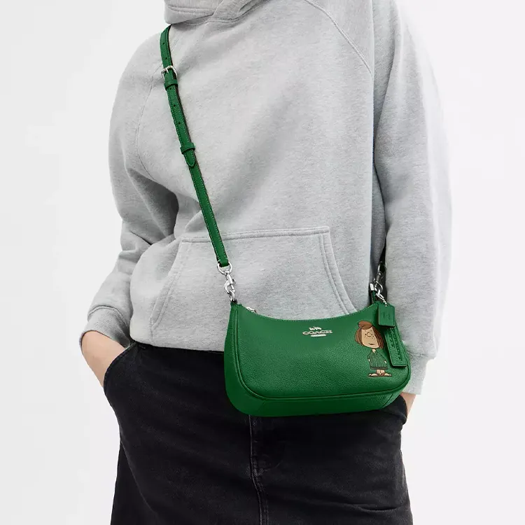 COACH PEANUTS Collaboration Teri Litchi Grain Leather Shoulder Bag, Crossbody Bag, Handbag Medium Size Women's Green-6