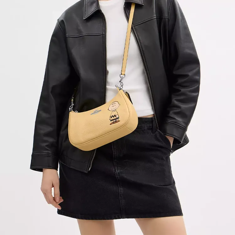 Peanuts X COACH Teri Handbags-4