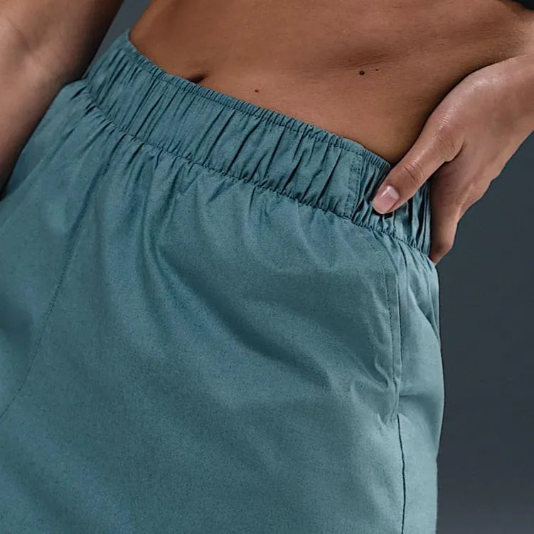 Nike Sportswear Chill Poplin Women's Mid Rise 5' Shorts-3
